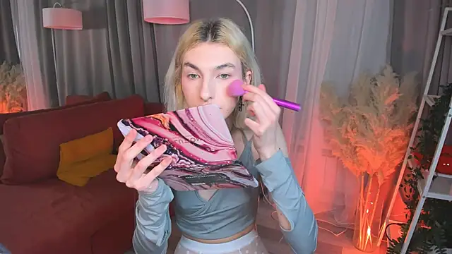 Mia Cheers online show from 02/08/25, 02:05