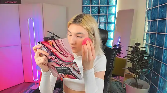 Mia Cheers online show from 02/21/25, 01:55