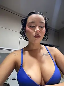 Snapshot of Hips_hannah chatting on 04/23/26, 09:50 Hips hannah online show from 04/23/26, 09:50