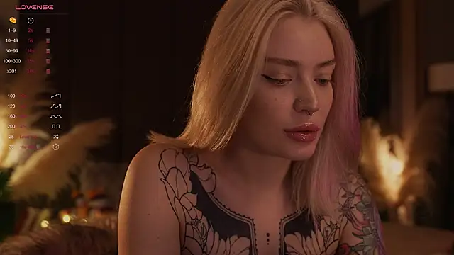 LinaKinky online show from 01/29/25, 10:48