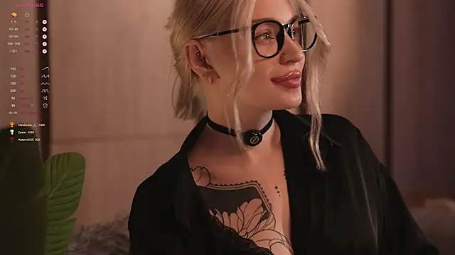 LinaKinky online show from 02/28/25, 03:48