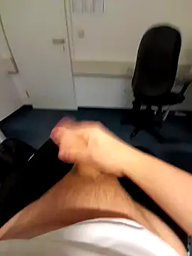 Snapshot of joel43278 chatting on 01/22/25, 02:03 joel43278 online show from 01/22/25, 02:03