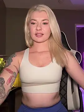 Snapshot of Anour_amour chatting on 12/08/24, 03:10 Anour amour online show from 12/08/24, 03:10