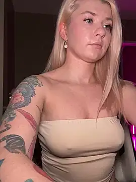 Snapshot of Anour_amour chatting on 12/21/24, 03:03 Anour amour online show from 12/21/24, 03:03