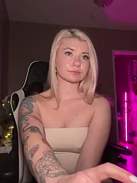 Snapshot of Anour_amour chatting on 12/25/24, 03:50 Anour amour online show from 12/25/24, 03:50