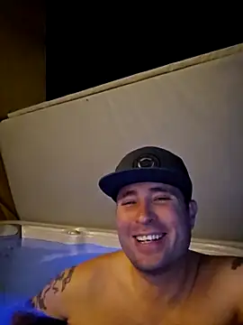 Snapshot of JeepinAround chatting on 10/12/25, 03:38 JeepinAround online show from 10/12/25, 03:38