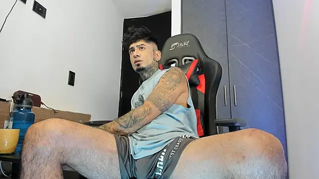 Snapshot of sergiio_mesa27 chatting on 02/22/25, 11:35 sergiio mesa27 online show from 02/22/25, 11:35