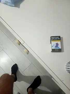 Kurtsikicixh online show from 10/15/25, 09:59