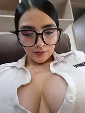 Snapshot of miel_gomez chatting on 07/18/26, 11:58 miel gomez online show from 07/18/26, 11:58