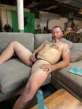 Snapshot of bongripingclitlicker chatting on 04/16/26, 03:40 bongripingclitlicker online show from 04/16/26, 03:40