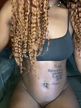 Snapshot of pretty_maliah chatting on 03/25/26, 10:16 pretty maliah online show from 03/25/26, 10:16