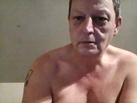 Snapshot of chubbybear2cum chatting on 02/04/25, 11:27 chubbybear2cum online show from 02/04/25, 11:27