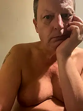 Snapshot of chubbybear2cum chatting on 10/02/25, 03:13 chubbybear2cum online show from 10/02/25, 03:13