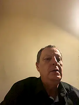 Snapshot of chubbybear2cum chatting on 11/17/25, 05:24 chubbybear2cum online show from 11/17/25, 05:24