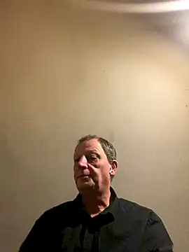 Snapshot of chubbybear2cum chatting on 11/22/25, 11:37 chubbybear2cum online show from 11/22/25, 11:37