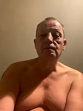 Snapshot of chubbybear2cum chatting on 11/24/25, 07:35 chubbybear2cum online show from 11/24/25, 07:35