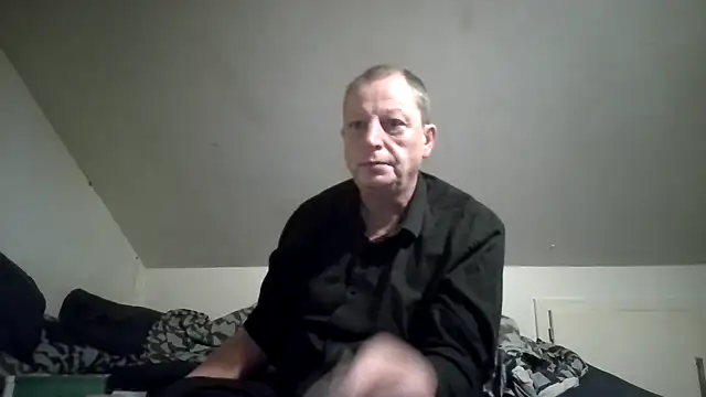 Snapshot of chubbybear2cum chatting on 03/15/26, 03:34 chubbybear2cum online show from 03/15/26, 03:34