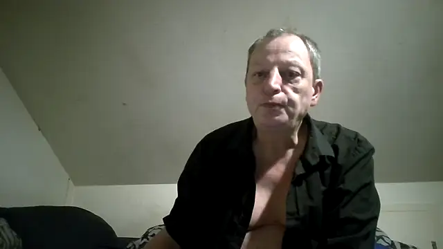 Snapshot of chubbybear2cum chatting on 04/11/26, 11:42 chubbybear2cum online show from 04/11/26, 11:42