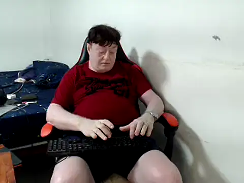 Snapshot of Erocon_6 chatting on 12/13/24, 06:21 Erocon 6 online show from 12/13/24, 06:21