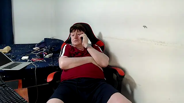 Snapshot of Erocon_6 chatting on 12/16/24, 06:21 Erocon 6 online show from 12/16/24, 06:21