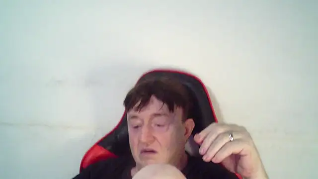 Snapshot of Erocon_6 chatting on 02/14/25, 07:28 Erocon 6 online show from 02/14/25, 07:28