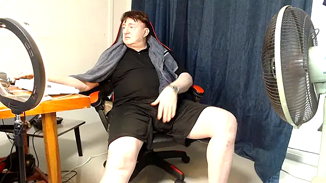 Snapshot of Erocon_6 chatting on 02/22/25, 07:34 Erocon 6 online show from 02/22/25, 07:34