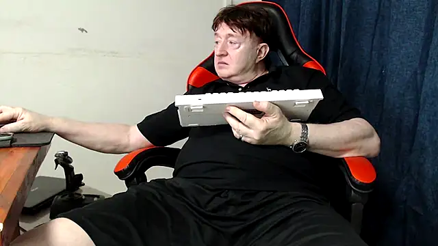 Snapshot of Erocon_6 chatting on 02/23/25, 06:39 Erocon 6 online show from 02/23/25, 06:39