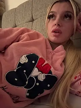 Snapshot of IrishTeenBarbie69 chatting on 02/02/25, 12:19 IrishTeenBarbie69 online show from 02/02/25, 12:19