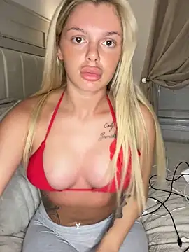 Snapshot of IrishTeenBarbie69 chatting on 09/20/25, 10:44 IrishTeenBarbie69 online show from 09/20/25, 10:44