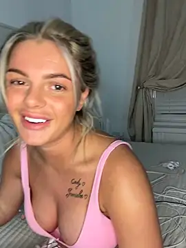 Snapshot of IrishTeenBarbie69 chatting on 10/07/25, 09:56 IrishTeenBarbie69 online show from 10/07/25, 09:56