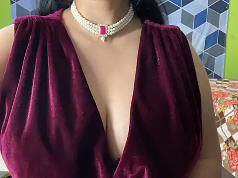 Aishwarya 101  online show from 02/04/25, 03:04