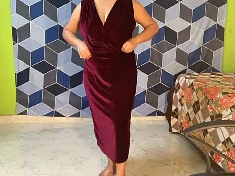 Aishwarya 101  online show from 02/23/25, 02:18