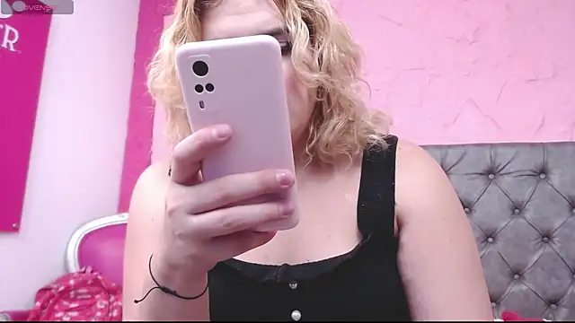 Snapshot of Pearl_Michelts chatting on 09/16/25, 12:50 Pearl Michelts online show from 09/16/25, 12:50