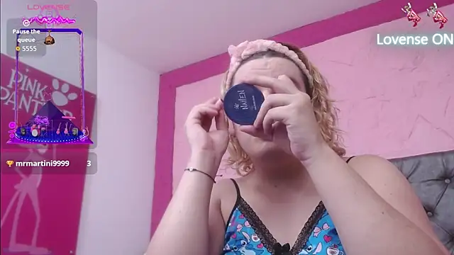 Snapshot of Pearl_Michelts chatting on 10/10/25, 04:06 Pearl Michelts online show from 10/10/25, 04:06