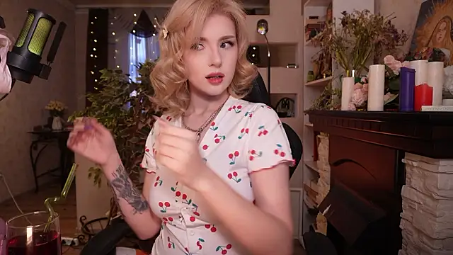 Snapshot of Chriss_Fox chatting on 03/07/26, 03:20 Chriss Fox online show from 03/07/26, 03:20