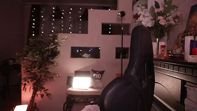 Snapshot of Chriss_Fox chatting on 03/20/26, 05:18 Chriss Fox online show from 03/20/26, 05:18