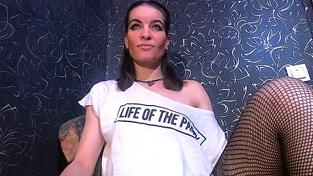 Strawberry Milfa online show from 02/16/26, 09:11