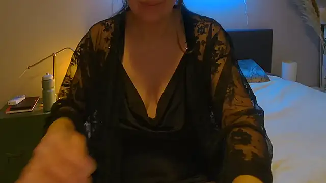 Ella Next Door online show from 02/05/25, 10:12