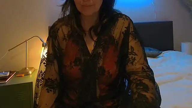 Ella Next Door online show from 02/09/25, 09:06