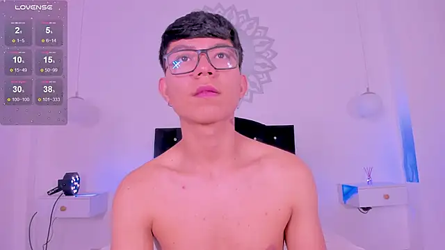 CodyTwink online show from 10/18/25, 03:13