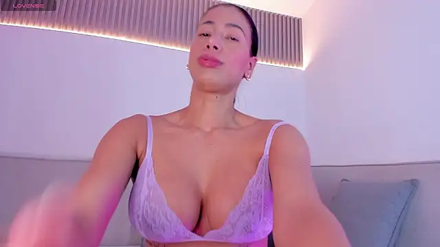 Snapshot of jasminehill_ chatting on 01/16/26, 12:31 jasminehill online show from 01/16/26, 12:31