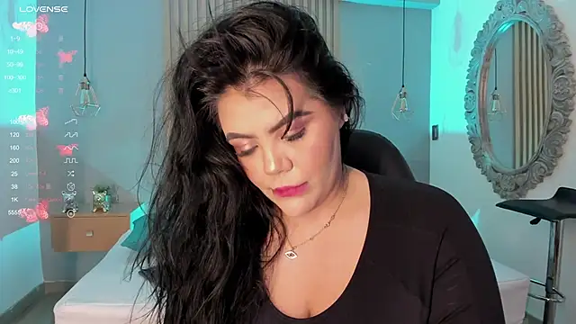 Snapshot of Harmonybabe_ chatting on 02/25/25, 08:09 Harmonybabe  online show from 02/25/25, 08:09