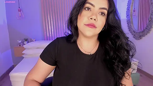 Snapshot of Harmonybabe_ chatting on 03/07/25, 08:22 Harmonybabe  online show from 03/07/25, 08:22
