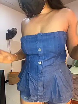 Snapshot of Cinderella-98 chatting on 03/20/26, 03:17 Cinderella-98 online show from 03/20/26, 03:17