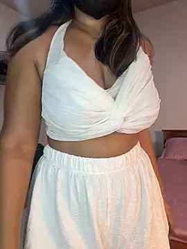 Snapshot of Cinderella-98 chatting on 03/29/26, 10:48 Cinderella-98 online show from 03/29/26, 10:48