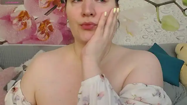 Snapshot of Nataly_cute chatting on 04/09/26, 06:13 Nataly cute online show from 04/09/26, 06:13