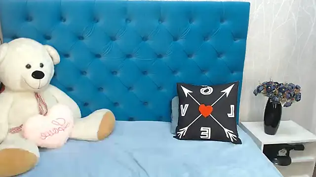 Snapshot of Sexy_MALIKKA chatting on 12/03/24, 09:55 Sexy MALIKKA online show from 12/03/24, 09:55