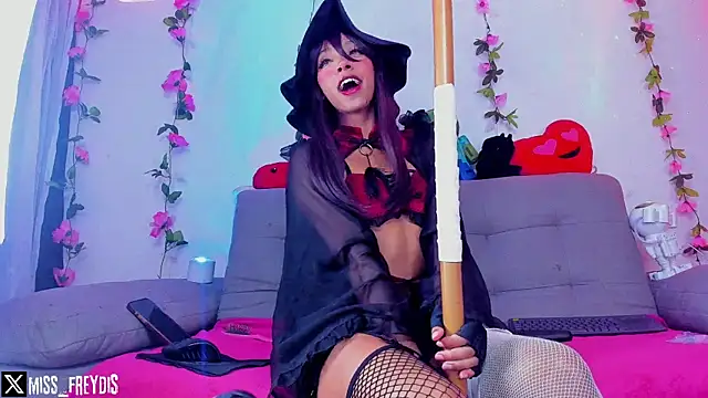 Snapshot of Miss_freydis chatting on 02/10/25, 04:08 Miss freydis online show from 02/10/25, 04:08