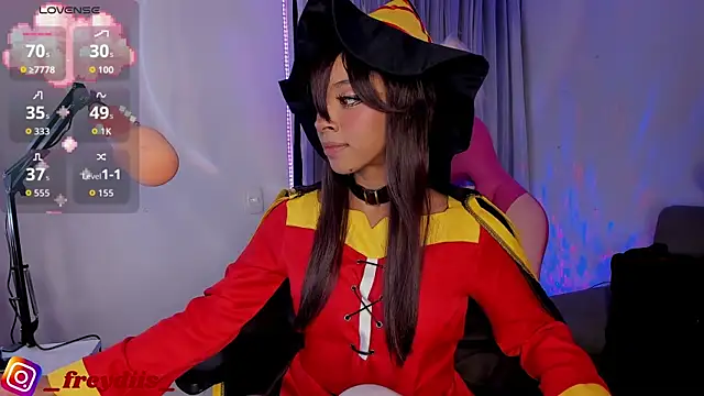 Snapshot of Miss_freydis chatting on 10/28/25, 05:11 Miss freydis online show from 10/28/25, 05:11