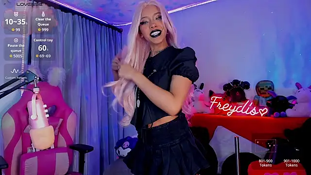 Snapshot of Miss_freydis chatting on 02/14/26, 04:31 Miss freydis online show from 02/14/26, 04:31